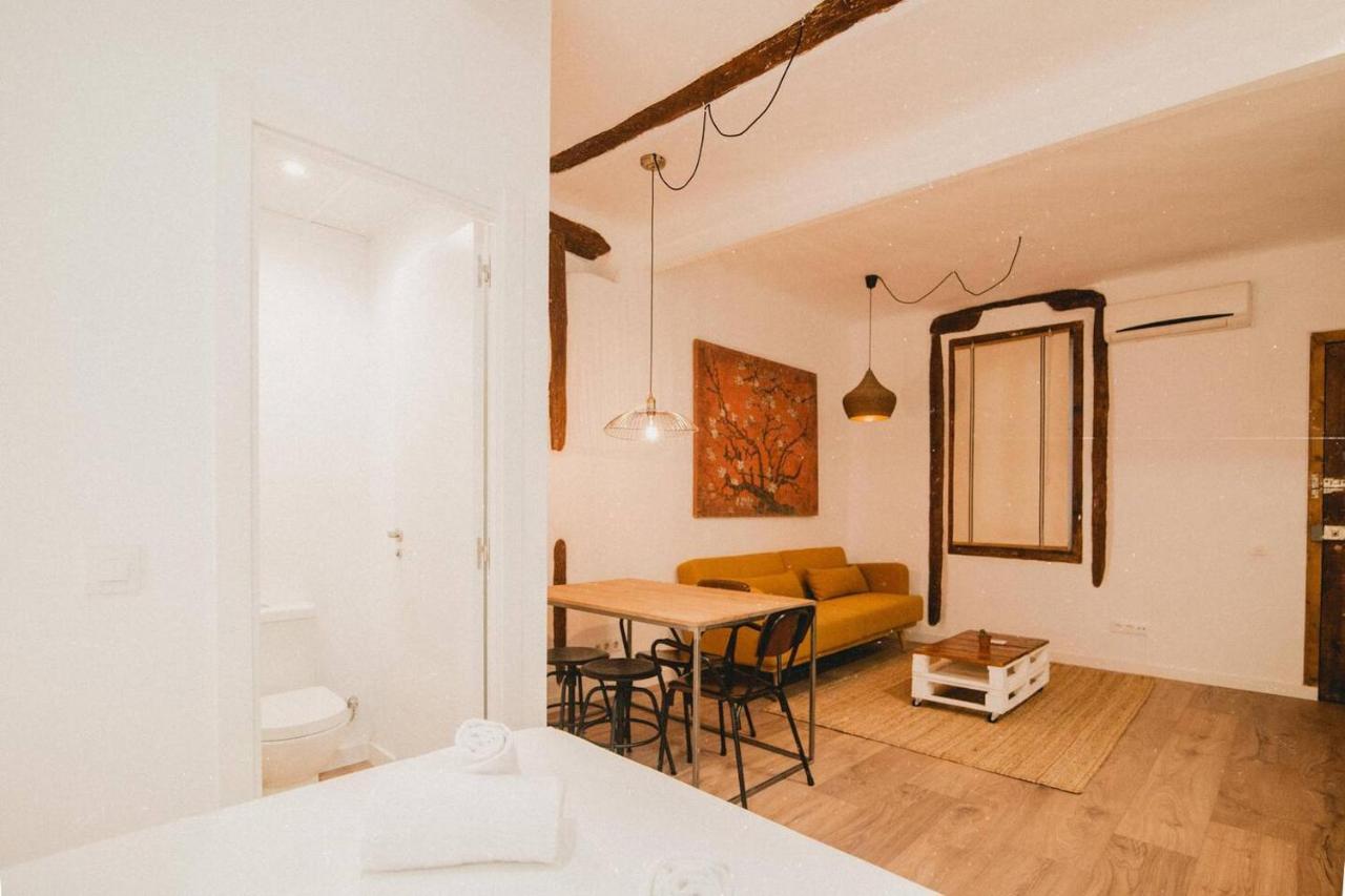 Charming Design Apartment Reina Sofia Madrid Eksteriør billede